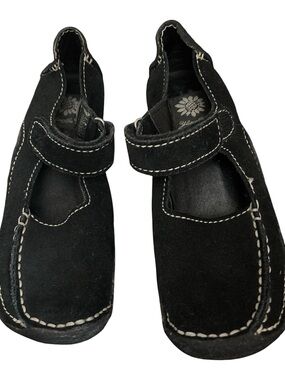 Yellow Box Oakley Black Suede Mary Jane  Shoes Size 8.